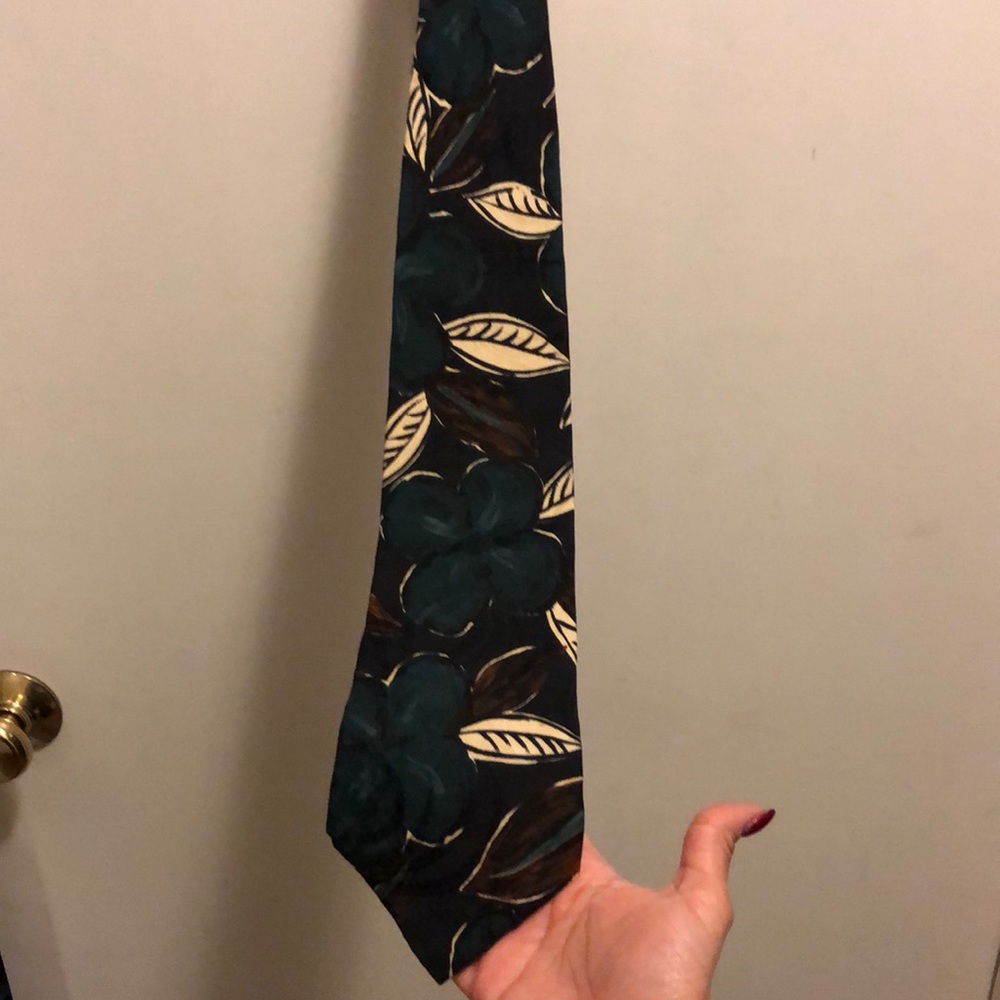Bugatti Silk Flower Tie